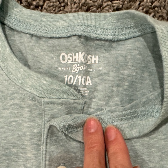 Bundle of two boys tshirts, size 10-11 - Picture 5 of 8